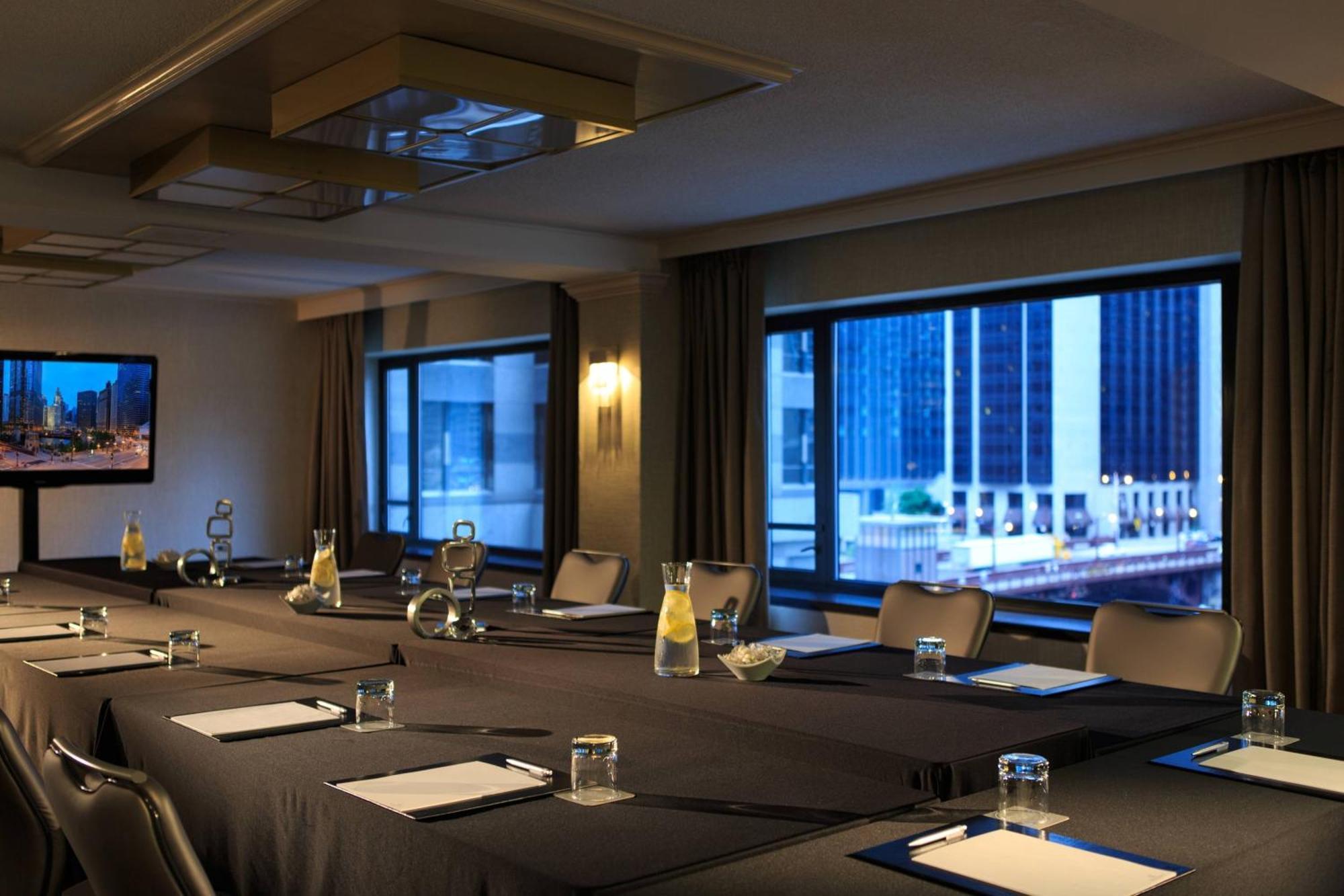 Renaissance Chicago Downtown Hotel Екстер'єр фото